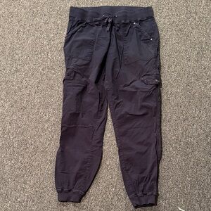 Aventura navy cargo joggers size small
